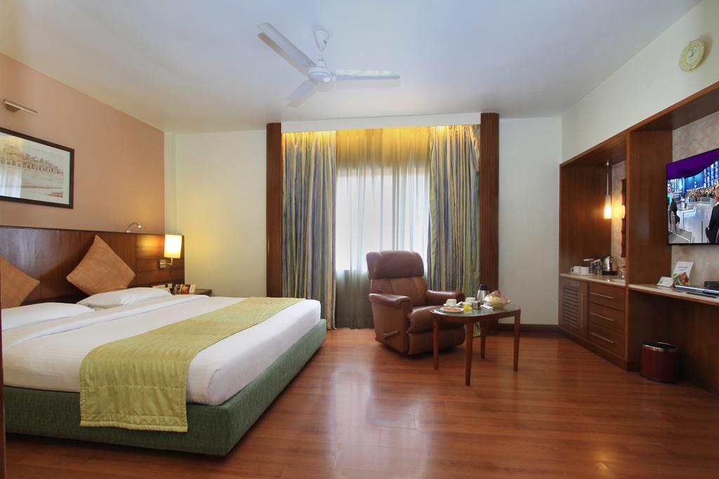 La Sara Grand Hotel Bangalore Eksteriør billede